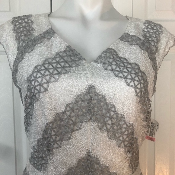 Antonio Melani White And Gray Lace Cap Sleeve V Neck Cocktail Dress size 6 - Picture 2 of 14